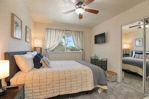 4 bedrooms, desk, iron/ironing board, travel crib - Hot tub, firepit & Gameroom. Near San luis Obispo, Pismo beach, Avila. Pets OK! (Arroyo Grande)