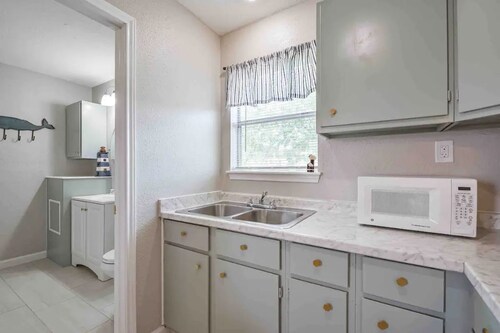 Coastal Studio - Freeport, Tx