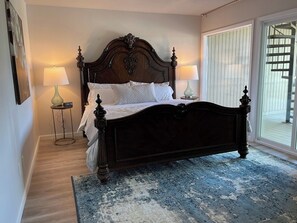 3 bedrooms, iron/ironing board, WiFi, bed sheets - Lake Travis townhome-Pool-Marina-Boat ramp-Golf (Point Venture)