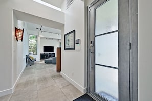 Interior - Modern Luxury w/Zen garden - 5 min walk from Lake Austin (Austin)