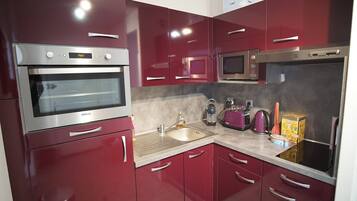 Réfrigérateur, micro-ondes, four, lave-vaisselle