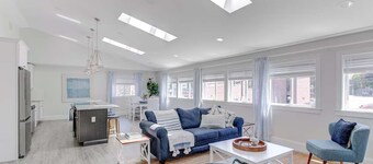 Elegant Thames St. Loft w/ View of Town and Harbor