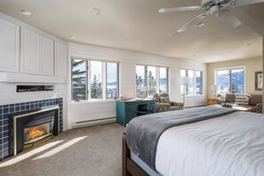 4 bedrooms, iron/ironing board, WiFi, bed sheets - Sissa's Chalet | Gondola Views | Stargaze From the Hot Tub! | Unique Property (Steamboat Springs)