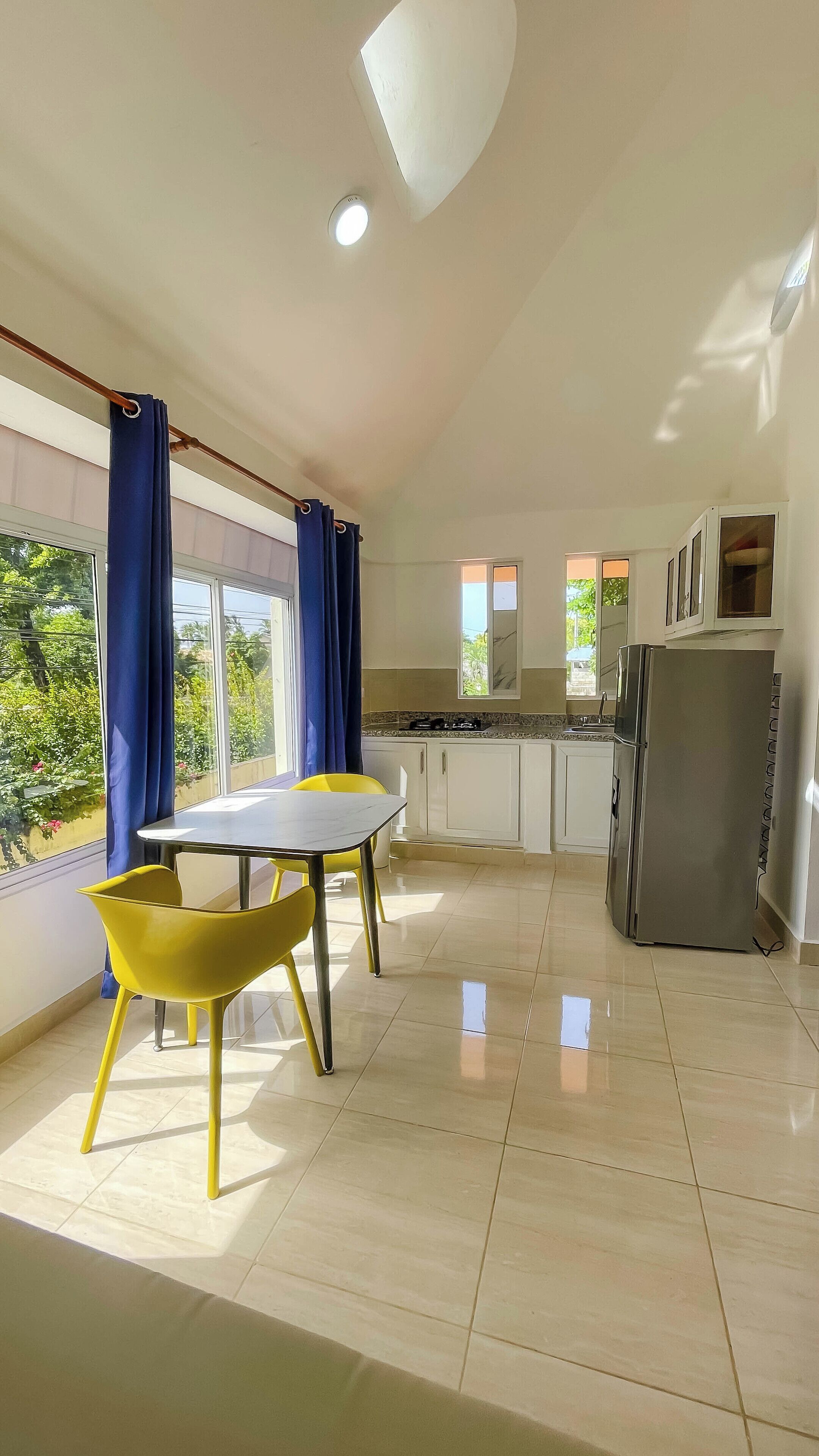 Apartamento Simple | Coin séjour | TV connectée