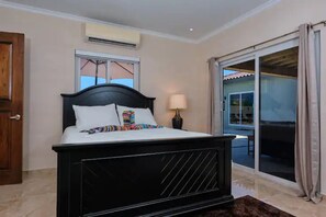 3 bedrooms, travel cot, free WiFi, bed sheets - Beautiful fully gated private home with resort like amenities (Noord)