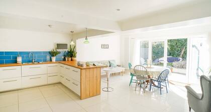 Seashells - 4 Bed - 2 Bath - Nr Beach - Sleeps 7