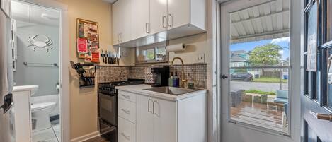 冷蔵庫、電子レンジ、オーブン、トースター