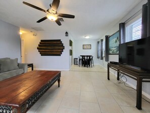 Comfort Apartment | Living area