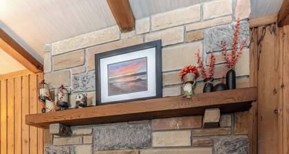 Spacious 5BR Furnished Home, Two Living Areas, Extended Stays, Near I-80