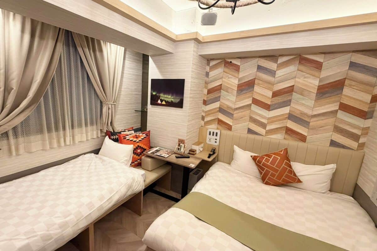 Habitació Deluxe, 1 llit de matrimoni i sofà llit, no fumadors | Cortines opaques, habitacions insonoritzades, wifi i roba de llit