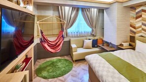 Cortinas blackout, quartos à prova de som, Wi-Fi, roupa de cama