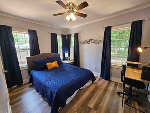 3 bedrooms, desk, iron/ironing board, travel crib