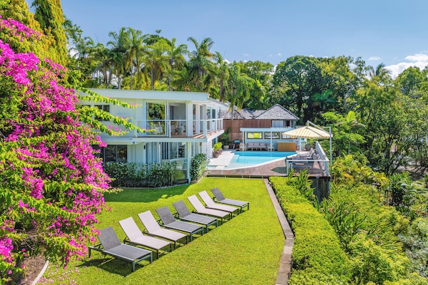 Absolute beach front with private path to beach