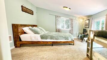3 habitaciones, escritorio, tabla de planchar con plancha y wifi gratis