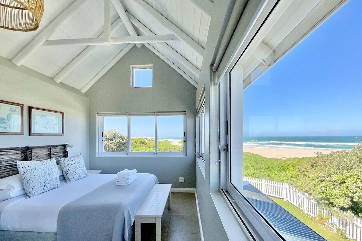 Deluxe Double Room, Sea View | Beach/ocean view