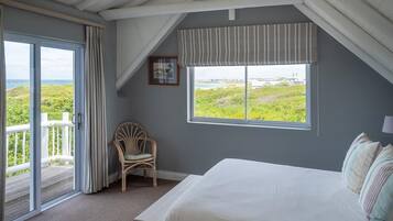 Deluxe Twin Room, Sea View | WiFi (free)