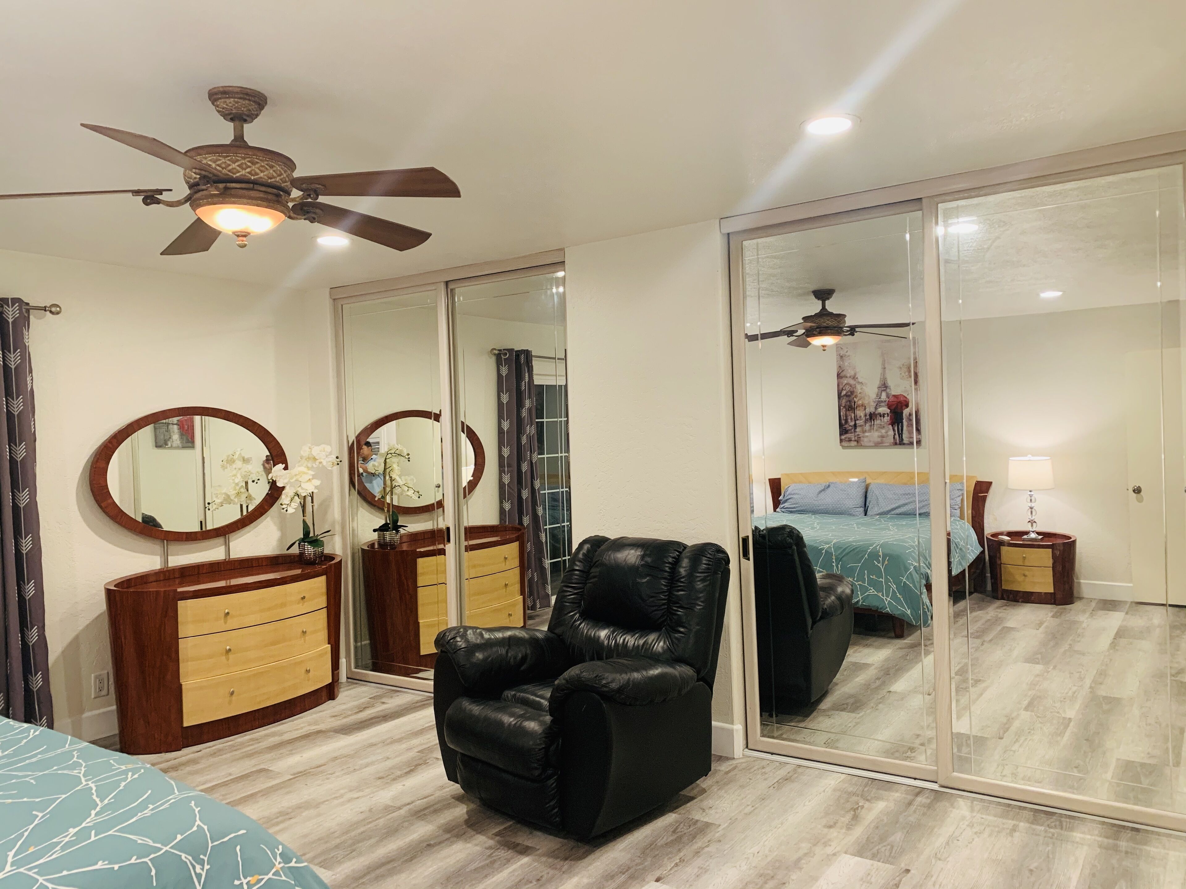 5 室のベッドルーム、WiFi (無料)