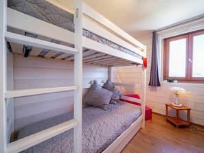 2 Schlafzimmer, Reisekinderbett, WLAN, Bettwäsche