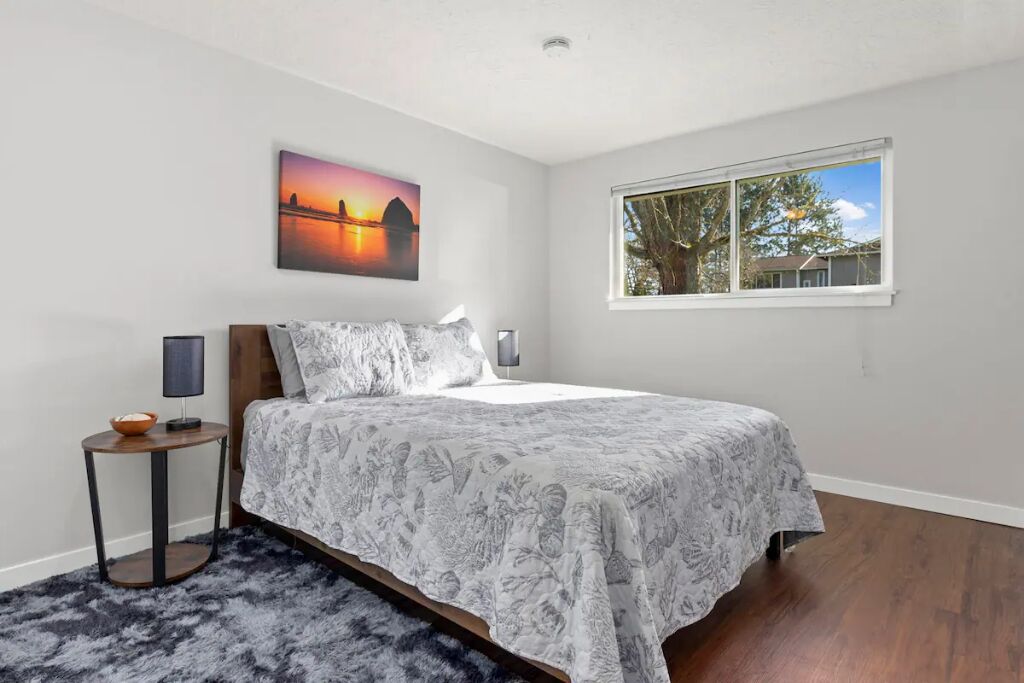 3 habitaciones, escritorio, tabla de planchar con plancha y wifi gratis 