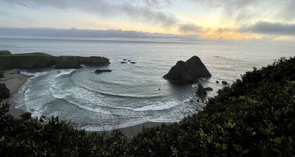 River Rock Beach House, Irish Beach private access
