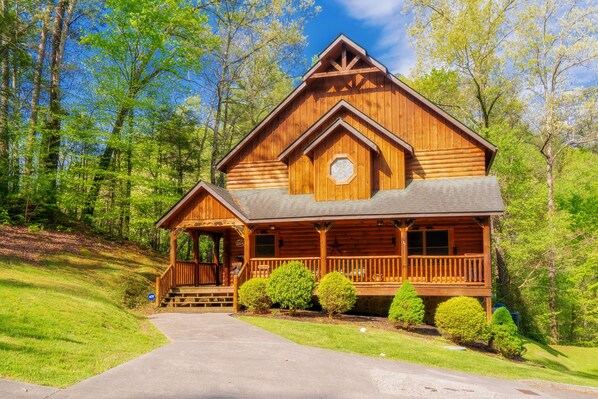 Exterior - Right on the river! (Sevierville)