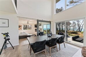 3 bedrooms, desk, WiFi, bed sheets - Anchor Bay Getaway Ocean View, Hot Tub & Fire Pit (Gualala)