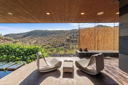 Cave Creek - Mountain Views, Hot Tub & Fire Pit