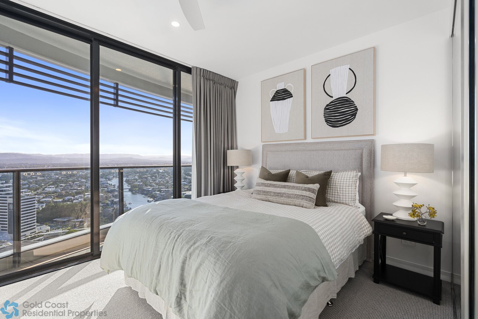 Superior 3 Bedroom Apartment at The Oracle