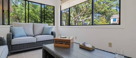 TV connectée, table de tennis de table