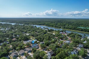 Unclassified image, 2 of 48, button