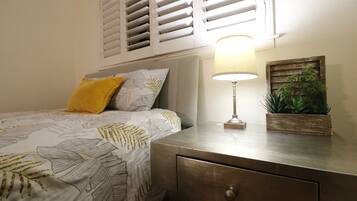 4 bedrooms, desk, iron/ironing board, travel crib