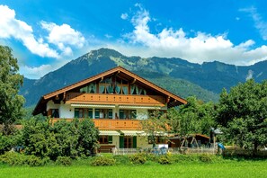 Exterior - Hochplatte attic studio with 2 bedrooms and balcony with mountain view (Unterwössen)