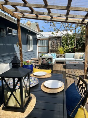 Outdoor dining - Home and Garden in Sunny Fortuna! (Fortuna)