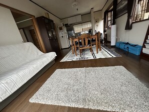 TV, fireplace, DVD player, printers - Set in Yamanakako, within 6 km of Lake Yamanaka, Mount Fuji Castle 2 (Yamanakako)
