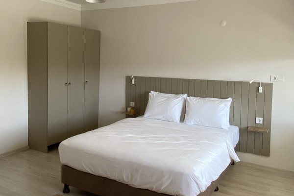 Dobbeltrom – deluxe | Sengetøy av topp kvalitet, minibar, skrivebord og lydisolert