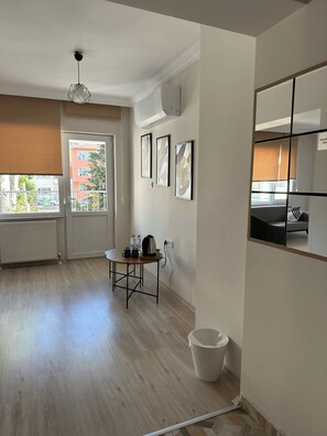 特级套房 | 高档床上用品、迷你吧、办公桌、隔音