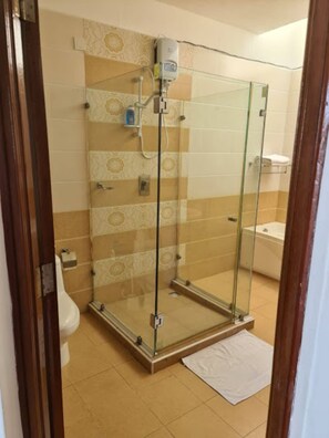 Appartement, 2 chambres | Salle de bain