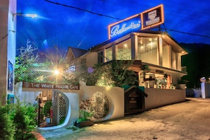Front of property – evening/night - PARADISE - The Whitehouse Cafe (Manali)