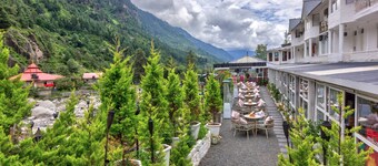 PARADISE - The Whitehouse Cafe