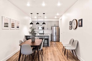 Apartment, 3 Schlafzimmer | Speisen