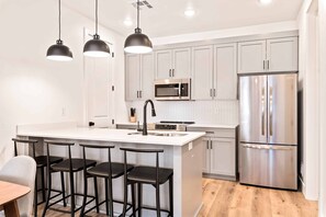 Condo, 3 Bedrooms | Private kitchen