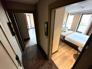 Chambre Familiale, chambres communicantes | Minibar, coffres-forts dans les chambres, décoration personnalisée