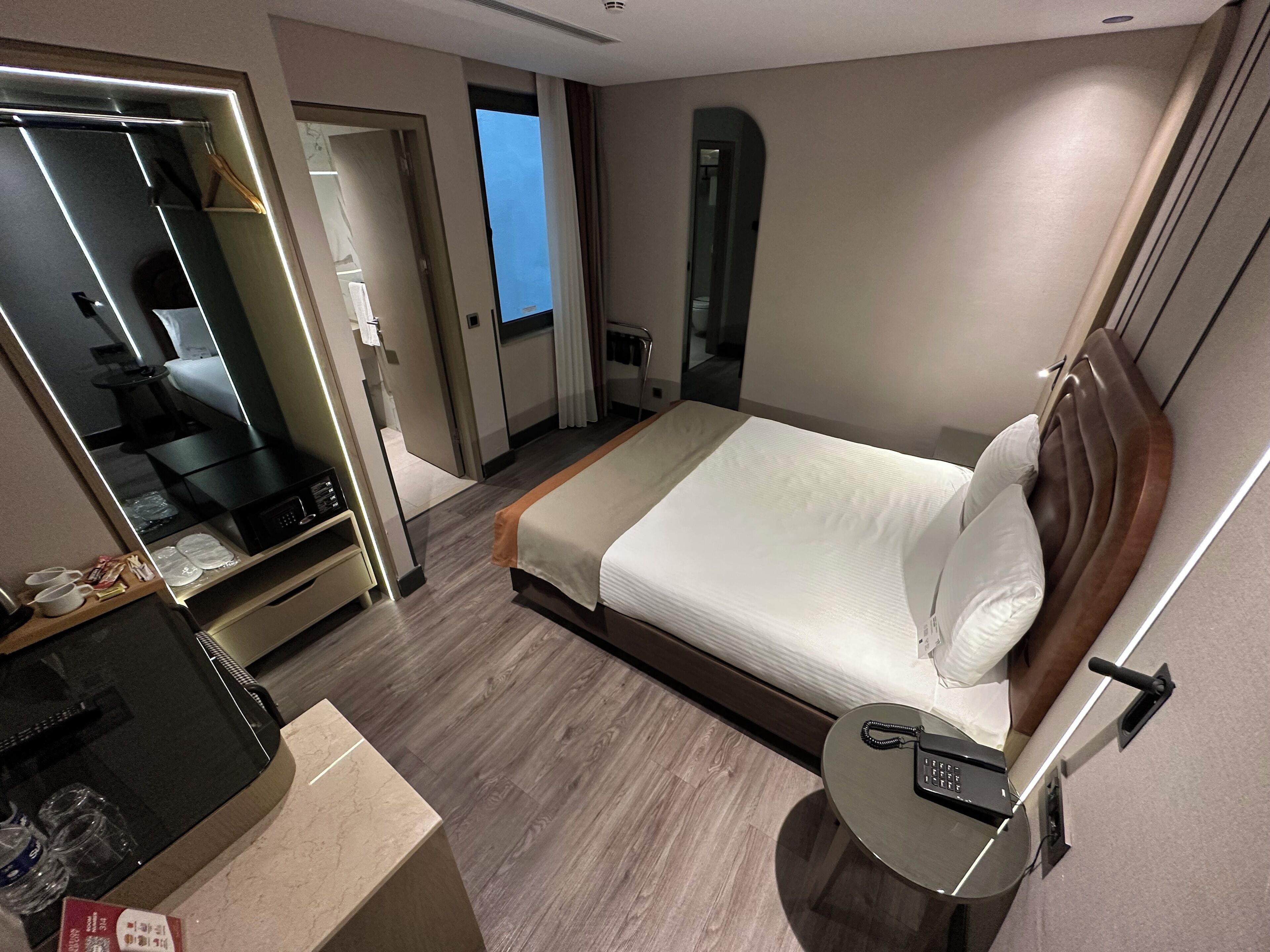 Standard King Room No view | Een minibar, een kluis op de kamer, individueel gedecoreerd