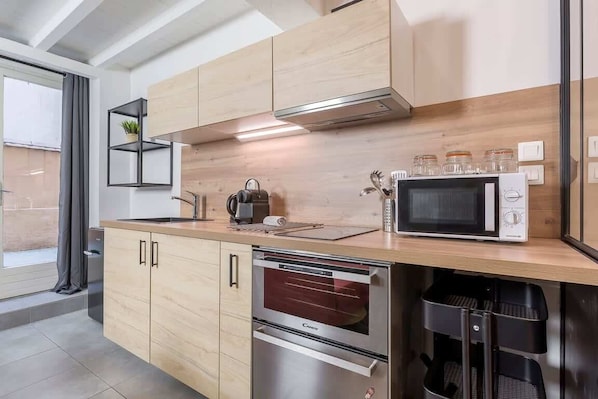 Køleskab, mikrobølgeovn, ovn, opvaskemaskine