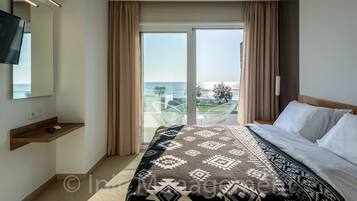 Villa | 3 bedrooms, in-room safe, blackout drapes, iron/ironing board
