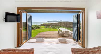 Beachfront Belongil Beach