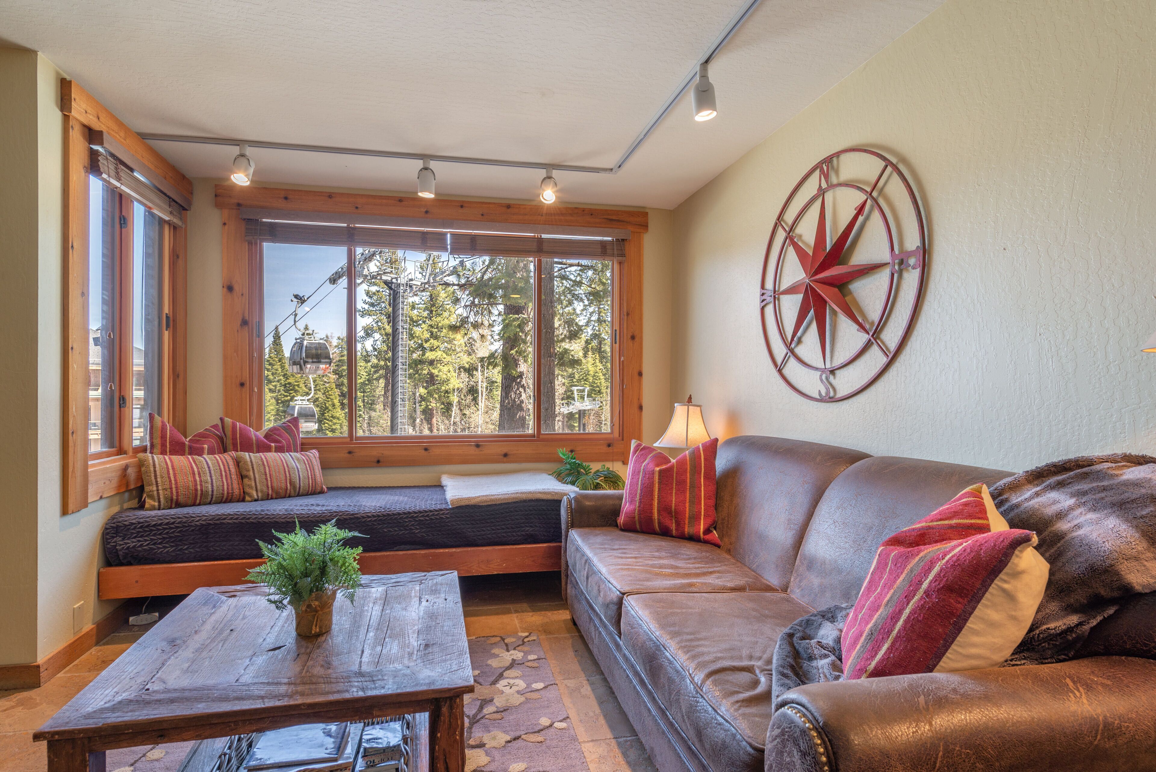 Televisie en een open haard