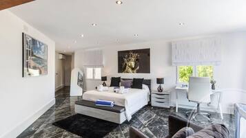 5 dormitoris, planxa i posts de planxar, wifi i roba de llit