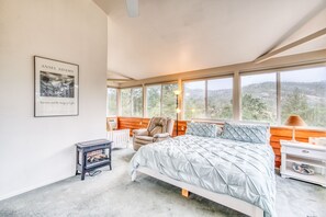 Chambre Quadruple Standard, salle de bains attenante, vue montagne (Garden Rose) | Vue sur les montagnes