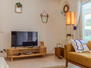 TV - Florencia by Interhome (Pals)